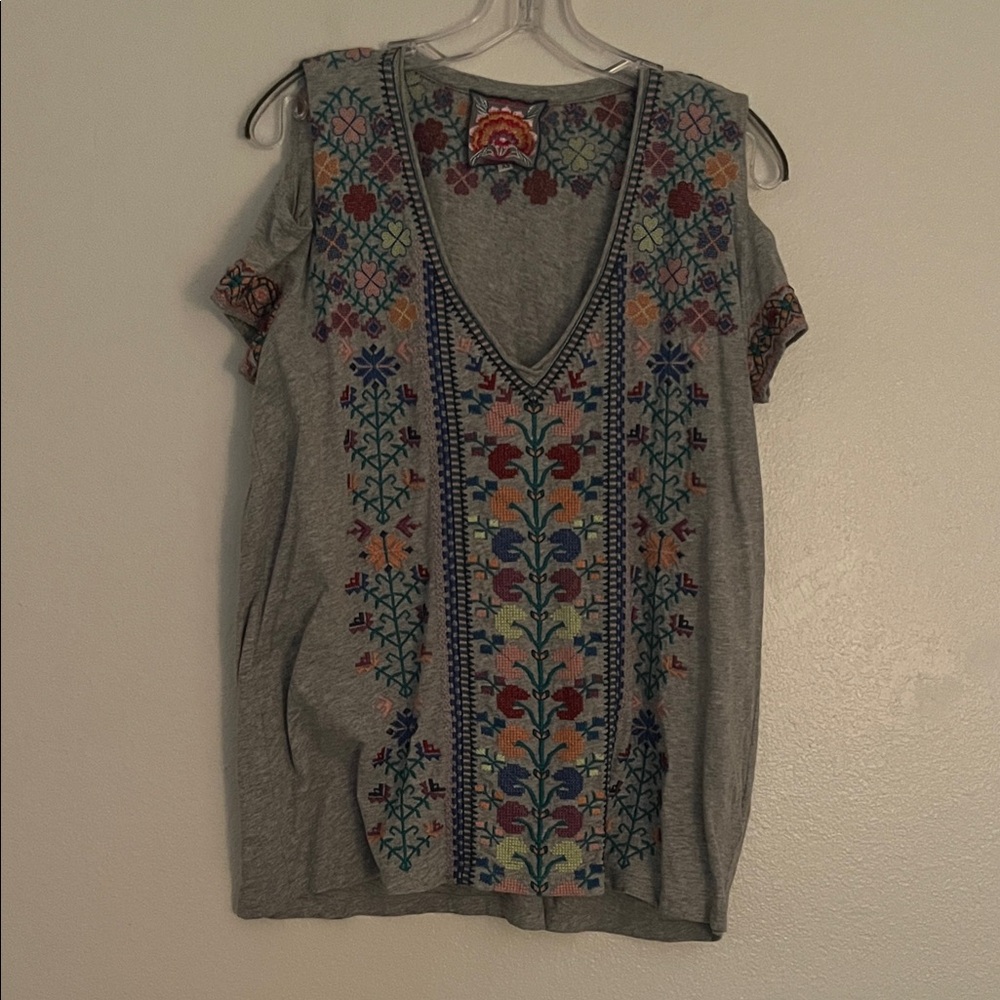 Embroidered  Gray Women’s Johnny  Was top . Cut out short sleeve! Runs generous.